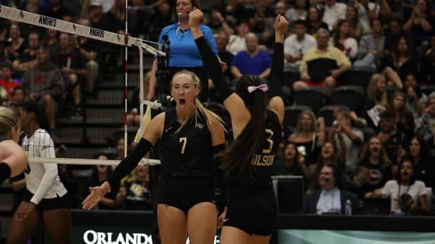 Kari Zumach UCF Volleyball #7 and Amber Olson #3
